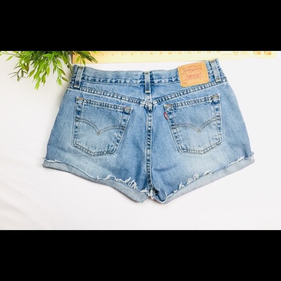 Levi shorts - Picture 2 of 4